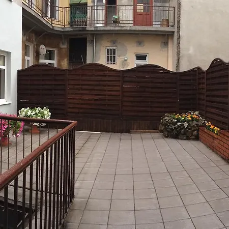 بيت شباب Dom Franciszkanski San Antonio *