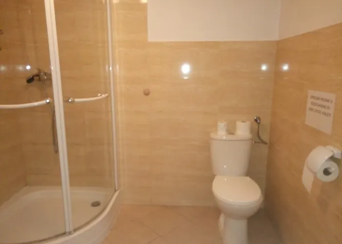 بيت شباب Dom Franciszkanski San Antonio *